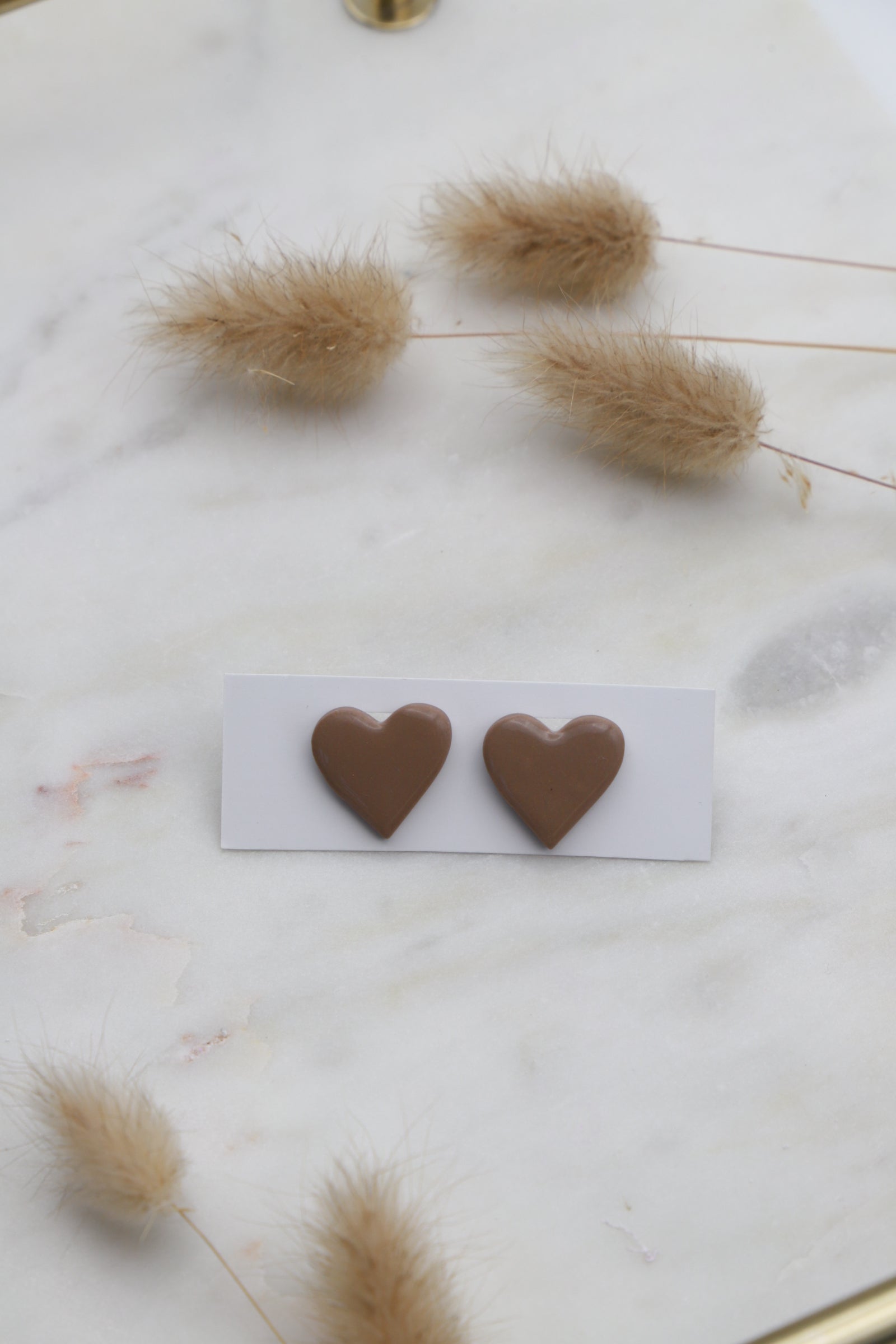 BOUCLES D’OREILLES LOVE BEIGES
