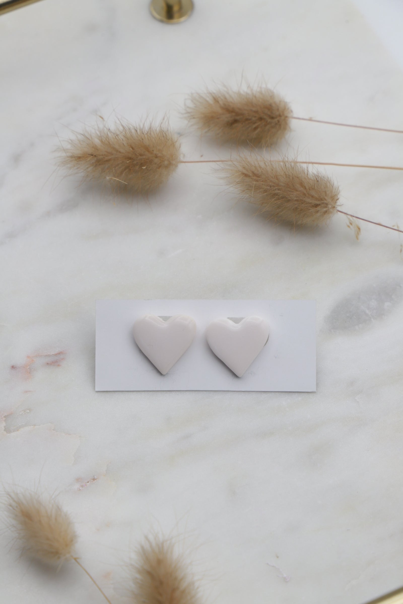 BOUCLES D’OREILLES LOVE BLANCHES